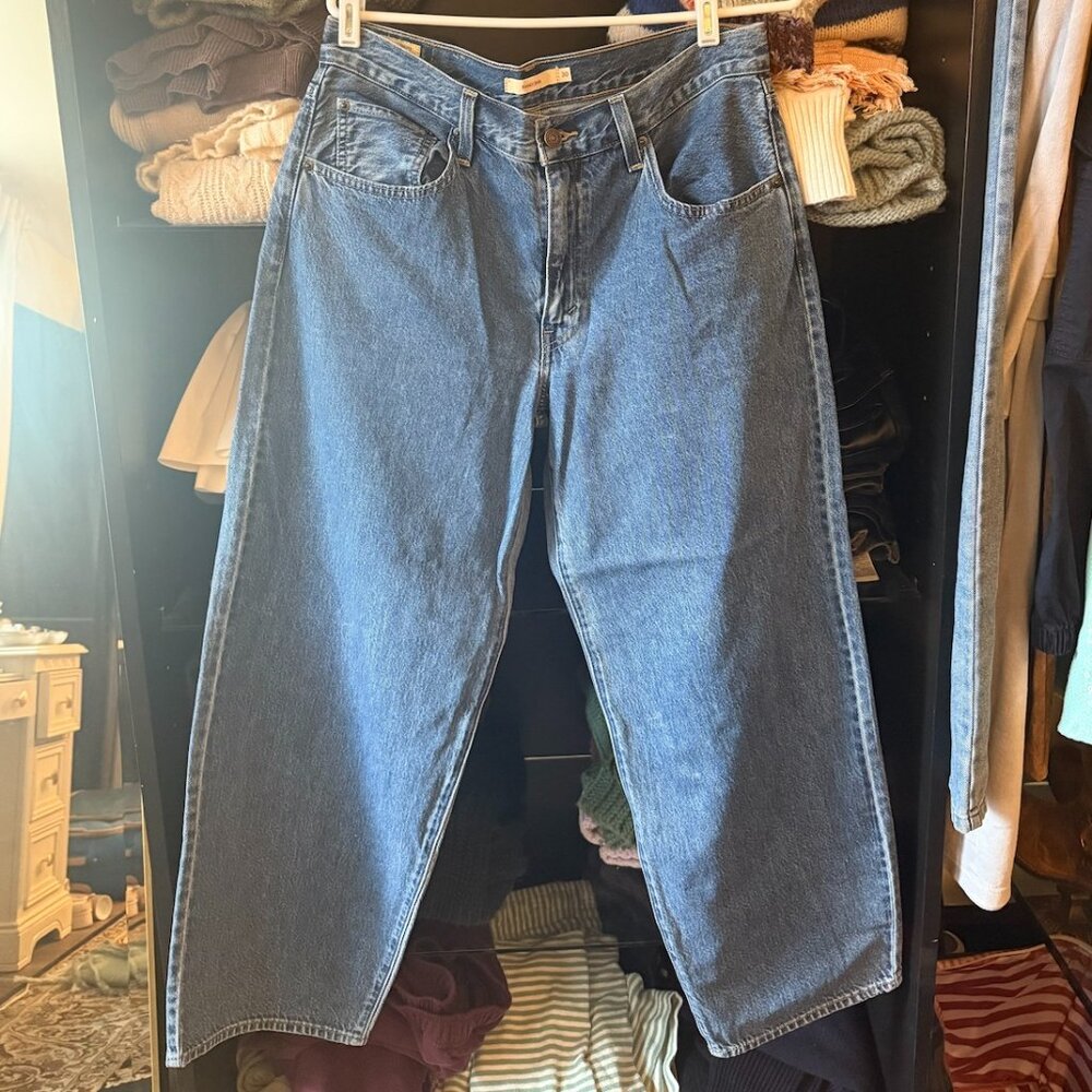 Levi's Medium Wash - Baggy Dad Jeans